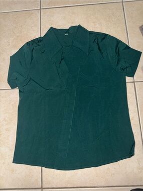 Classic women’s blouse in Dark Green
